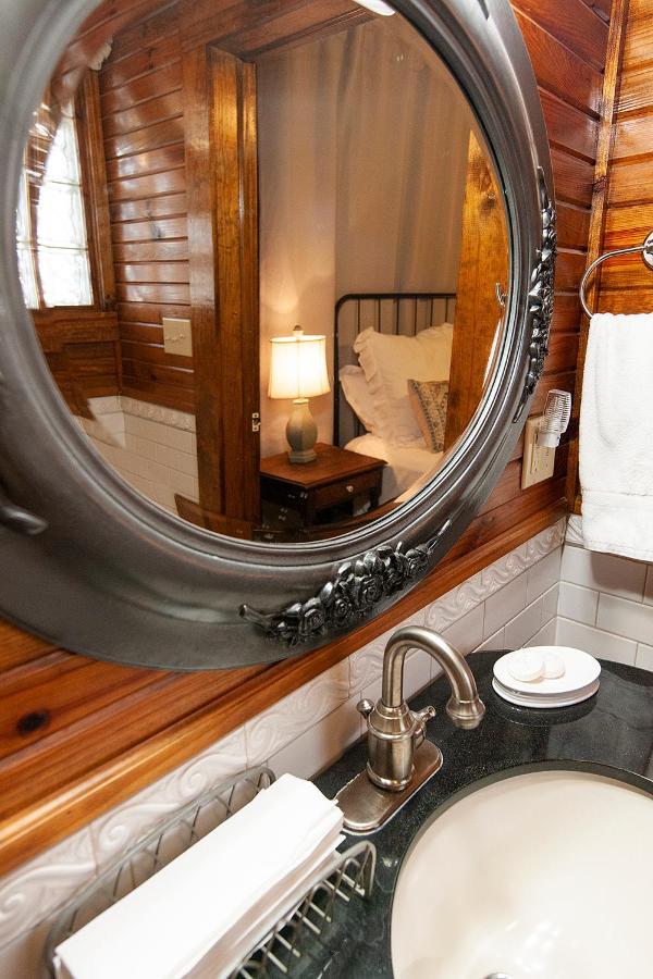 Dabbs Hotel Bed And Breakfast Llano Экстерьер фото