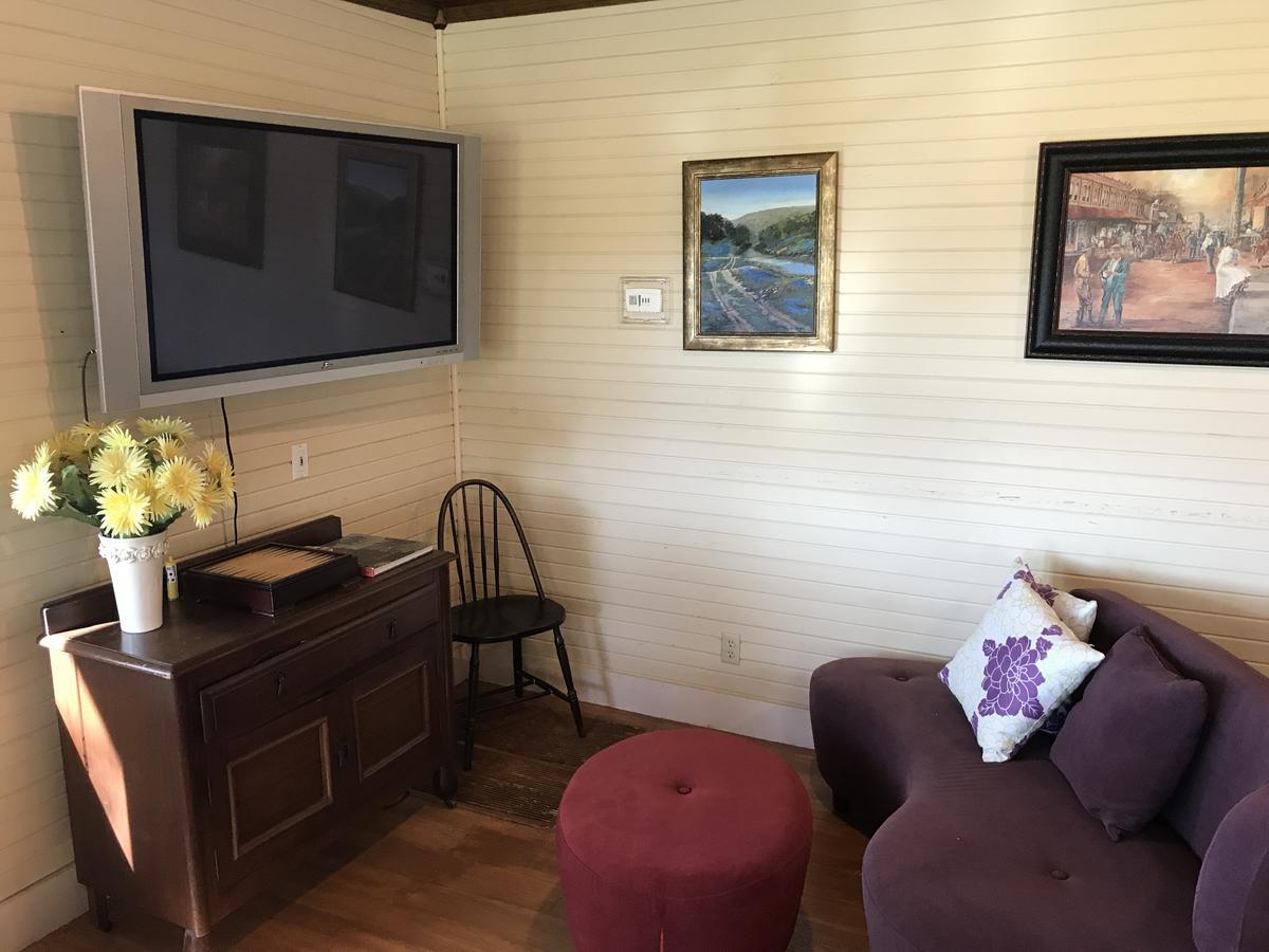 Dabbs Hotel Bed And Breakfast Llano Экстерьер фото